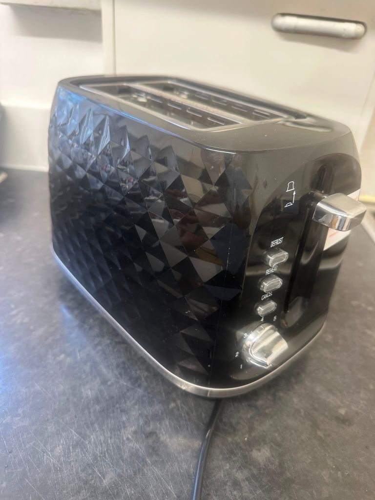 Black Textured 2-Slice Toaster – Good Condition
