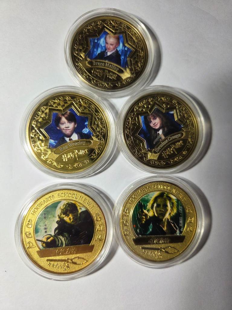 Harry Potter Gold-Plated Coin Set x5 – Character & Hogwarts Coins – Capsulesh