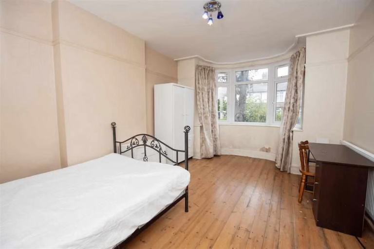 🏠**DSS HOUSING** DOUBLE ROOM in STOKE-ON-TRENT **COBRIDGE ROAD, HANLEY, STOKE-ON-TRENT, ST1 5JL**🏠