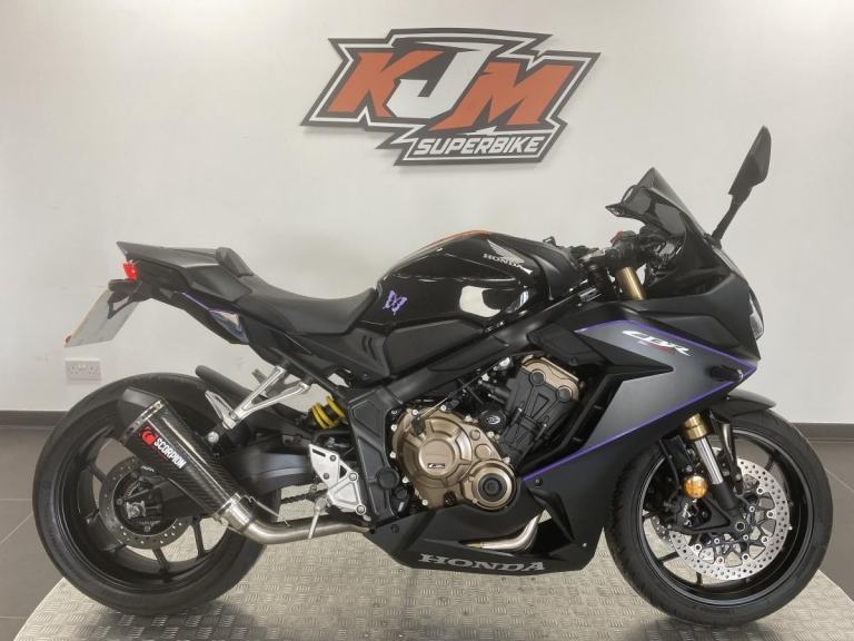 HONDA CBR650R, 2022/72, JUST 6,548 MILES WITH FSH WITH SOME NICE EXTRAS