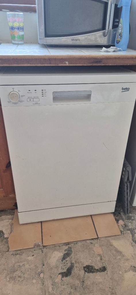 Beko Dishwasher – White, Good Condition
