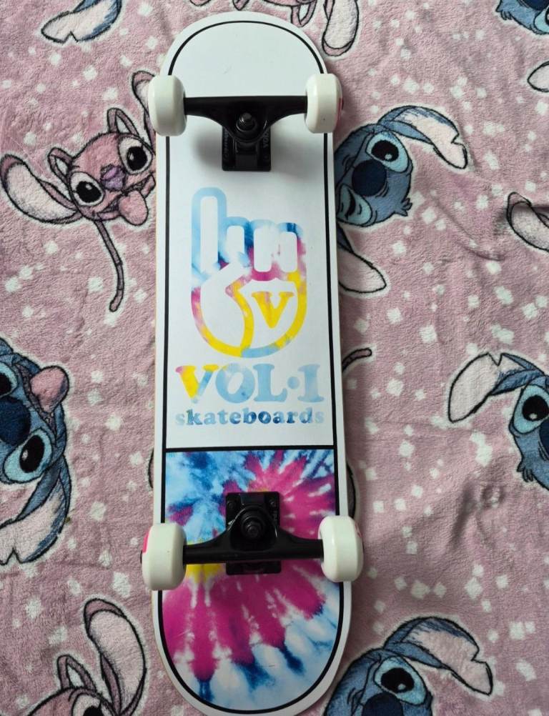 VOL-1 Skateboards Skateboard - As Good As New