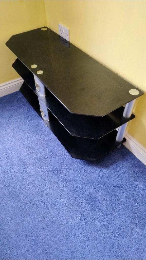 Low level shelf unit