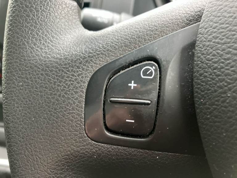 2020 Renault Trafic LL30 ENERGY dCi 120 Sport Nav 9 Seater Standard Roof Minibus DIESEL Manual