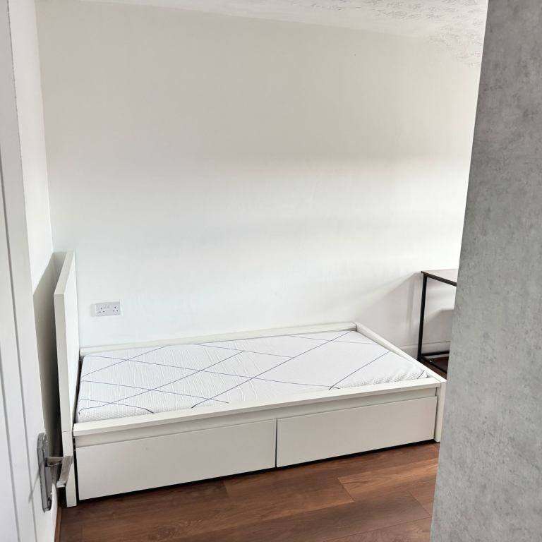 Spacious & Cosy En-suite Room for Rent – M13 0WN