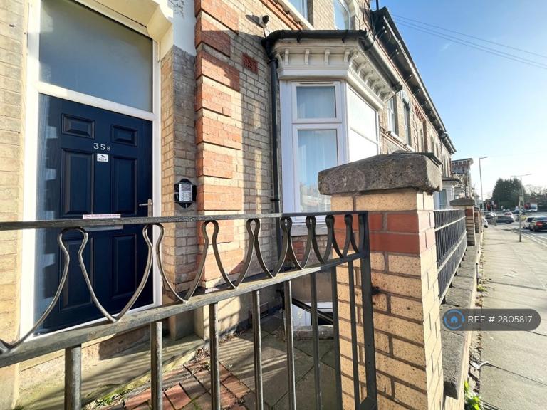 Studio flat in Fosse Road North, Leicester, LE3 (#2805817)