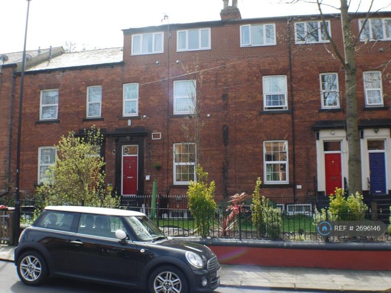 7 bedroom house in Kensington Terrace, Hyde Park, Leeds, LS6 (7 bed) (#2696146)