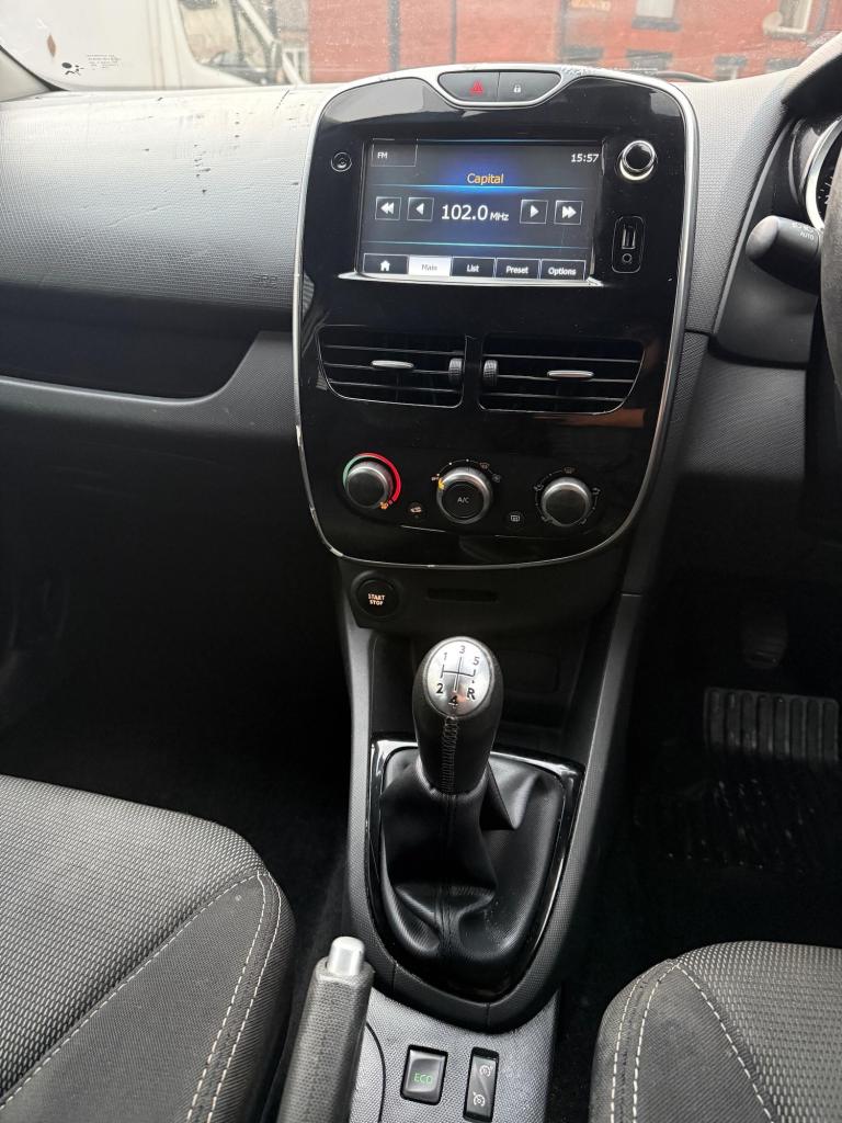 2015 Renault Clio 1.5 dCi 90 Dynamique Nav 5dr HATCHBACK DIESEL Manual