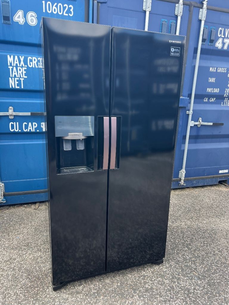 SAMSUNG AMERICAN STYLE FRIDGE FREEZER FOR SALE -  EXCELLENT CONDITION, BLACK