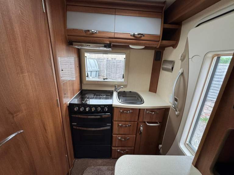 Mercedes-Benz Autosleeper Bourton 2.1 Motorhome- like new condition 