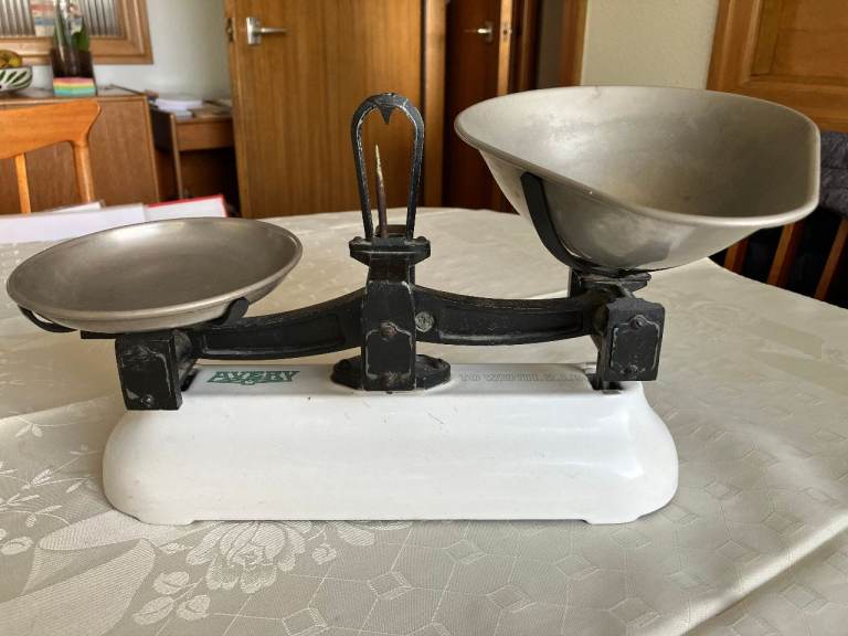 Vintage Avery Kitchen Scales with Weights – White & Black