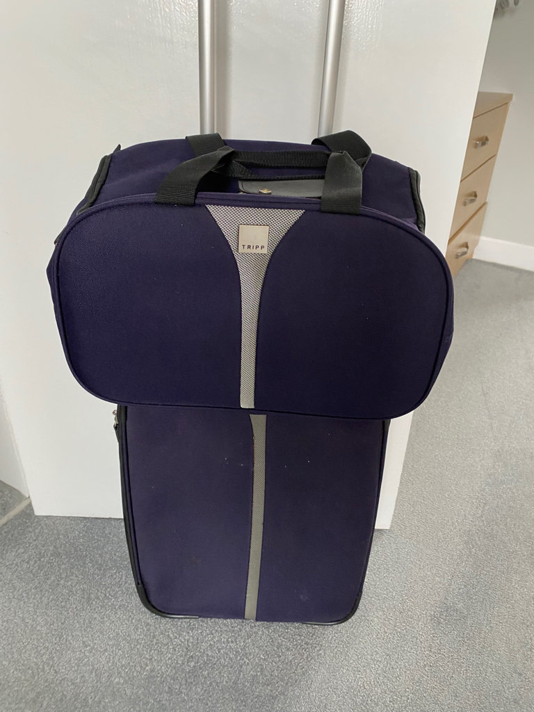 TRIPP MATCHING ROLL ON CASE AND HOLD-ALL