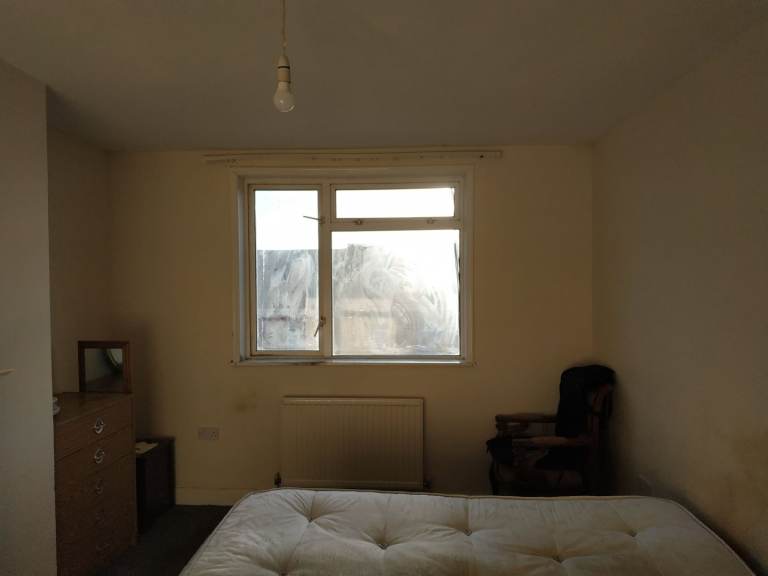 2 rooms in Eastbourne city centre 