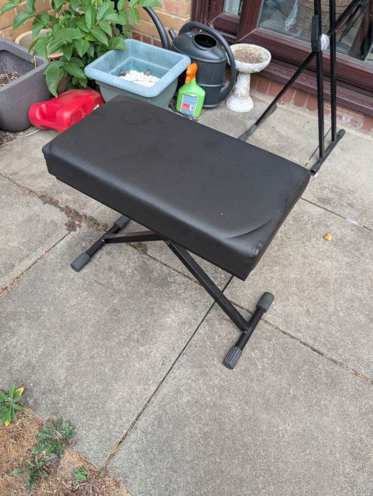 Black Adjustable Piano Stool / Good condition 