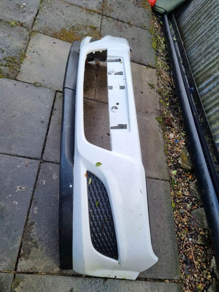 2013 Vauxhall astra front bumper and fog lights