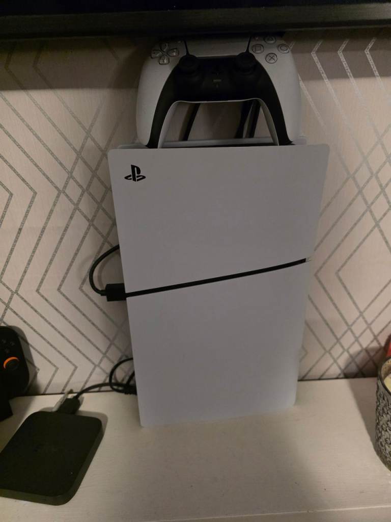 Sony PlayStation 5 Digital Edition - White, Good Condition