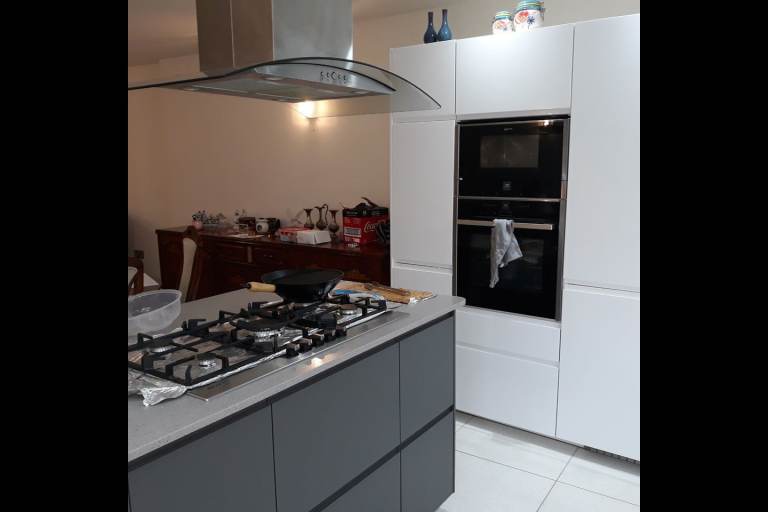 CLEAN & FRESH MEDIUM ROOM IN THE HEART OF CHINGFORD , E4 8NW FOR £630pcm..AVAILABLE NOW!!