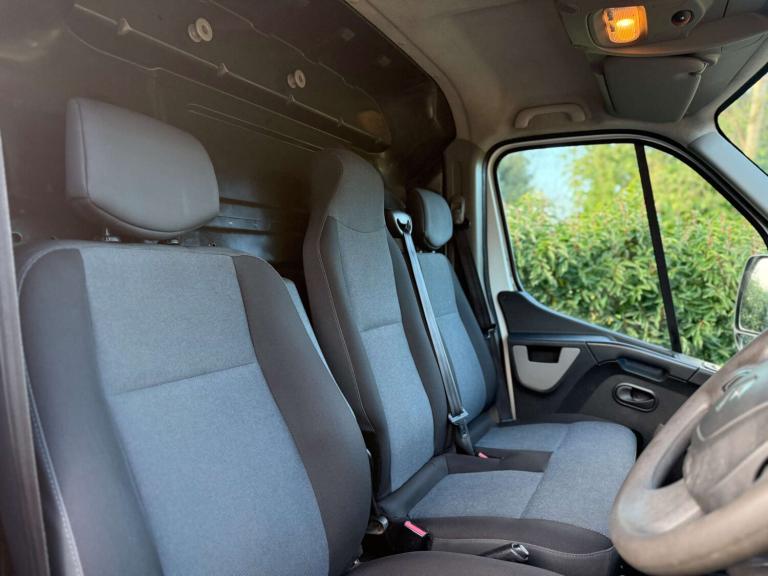 2017 Renault Master 2.3 Master 35 MWB Panel Van Diesel Manual