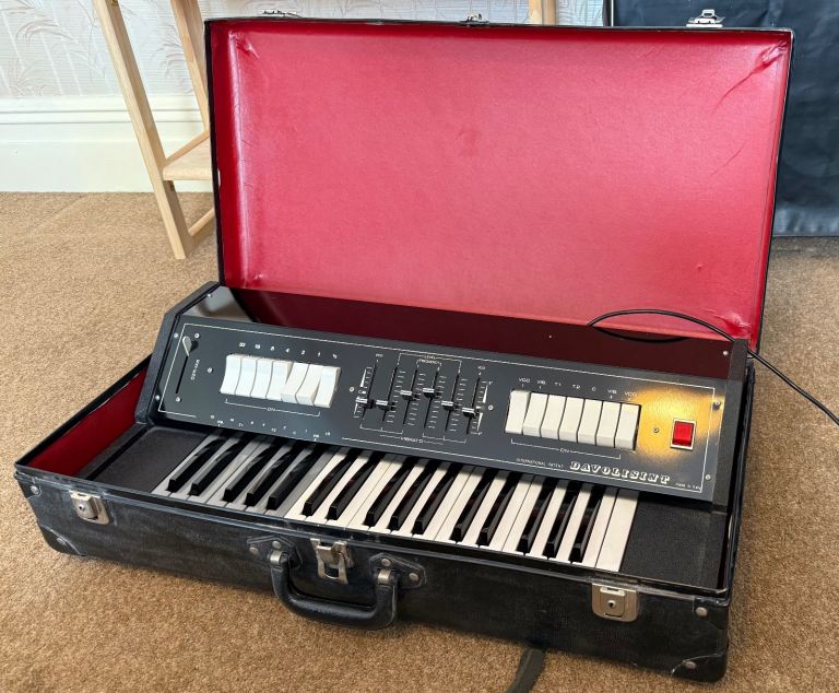 DAVOLISINT - Rare Vintage Analogue Synthesizer 1972 Monosynth Davoli Synthesiser