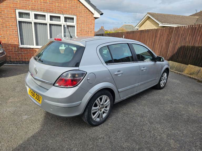 lovely Vauxhall astra 1.6 design petrol. drives exellent