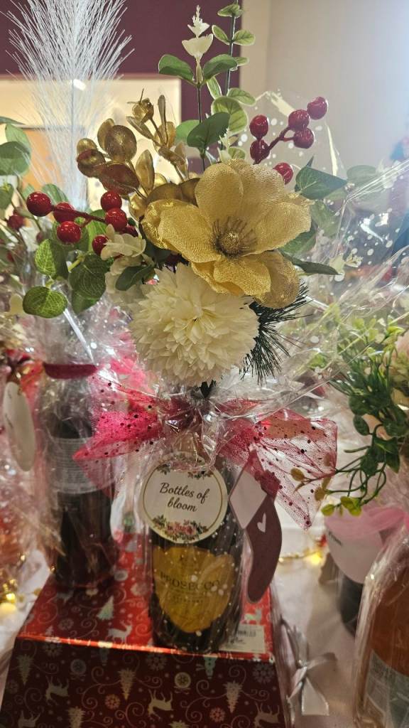 Bottles of Bloom 🌷🍾 floral blooms on bottles of chosen beverage 