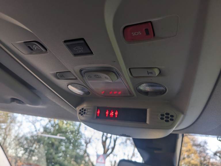 berlingo 5 seater crewvan,F/S/H, caged rear, very clean only £6995 no vat, px welcome