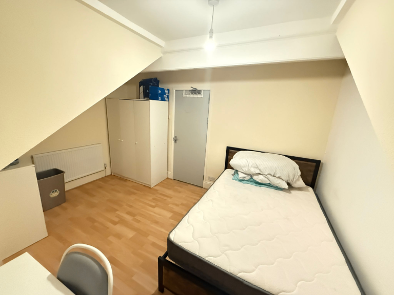 Spacious and Cosy Double Rooms for Rent in - LE5 5HL