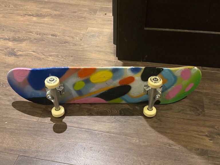 ZOO YORK SKATEBOARD