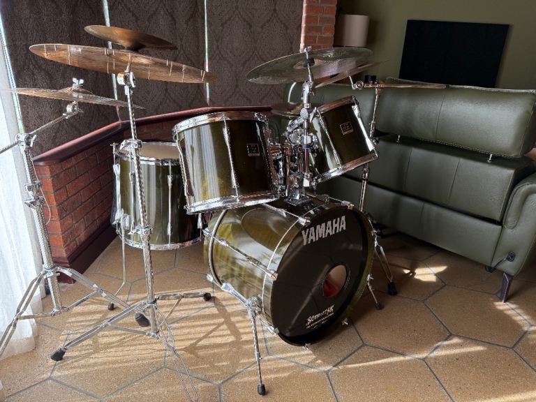 Yamaha 5 Drum Birch Kit Complete with Cymbals and Soft Cases, Excellent condition