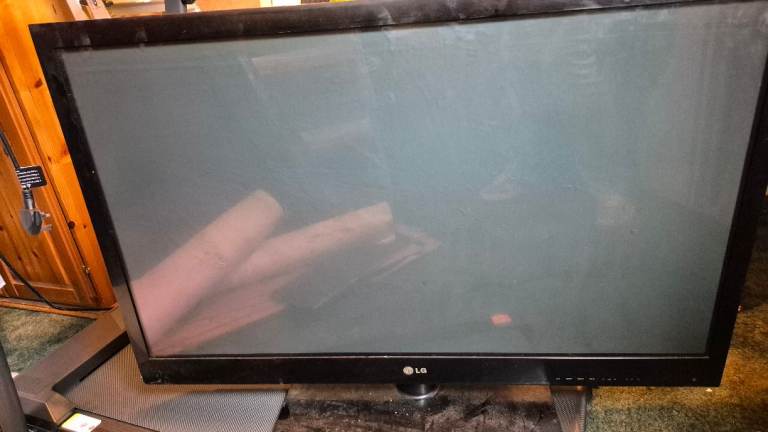 LG 42 inch TV