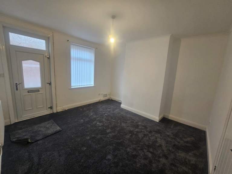 2 bedroom house for rent 