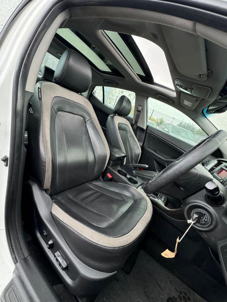 2012 Kia Optima 1.7 CRDi 2 Luxe 4dr Pan Roof Loaded* SALOON Diesel Manual