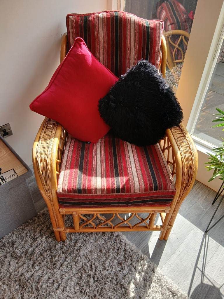 Conservatory 2 seater setee and 2 chairs