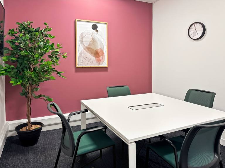 Edinburgh - EH2 2ER \ Private Office Available Immediately for 3 Workstations