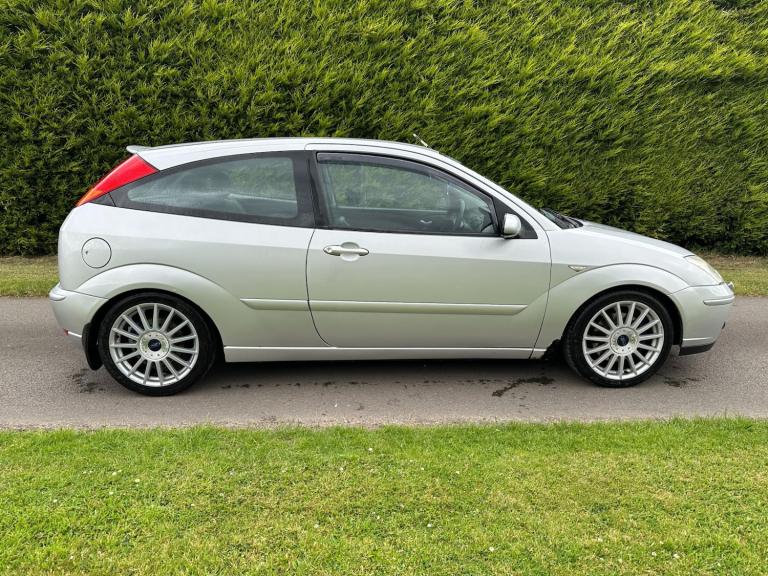 2004 Ford Focus 2.0 ST170 3dr HATCHBACK Petrol Manual - Image 4