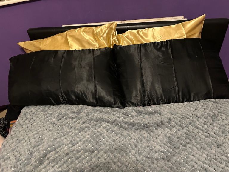 image for 4 x pairs of silk feel pillow cases super soft 