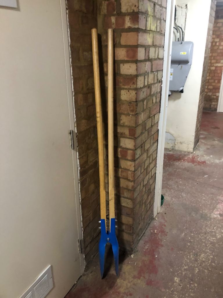 Fence post digger 