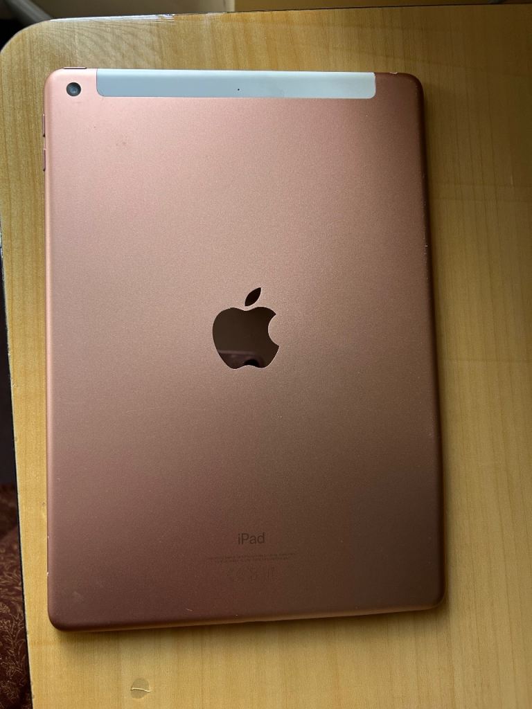 iPad 6th Generation WiFi + cellular 