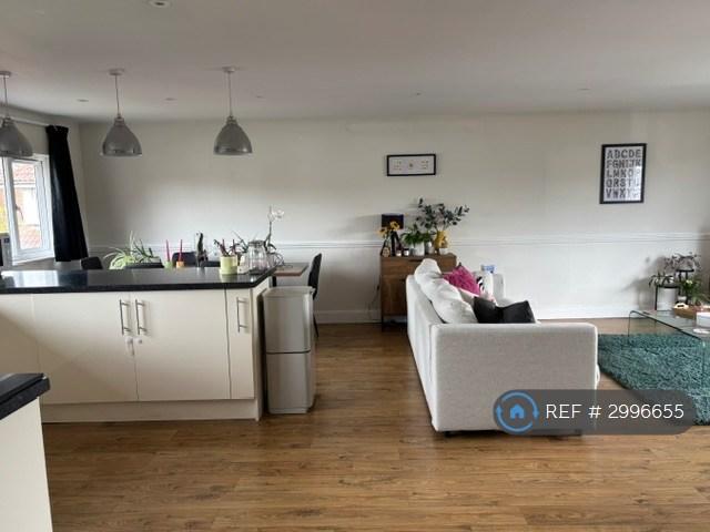 2 bedroom flat in Guildford Road, Farnham, GU9 (2 bed) (#2996655)
