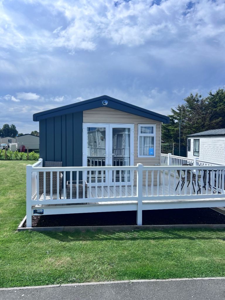 Rare: 2018 Swift Family Retreat Sleeps 9 - Sea View, Prime Cul-de-sac Pitch