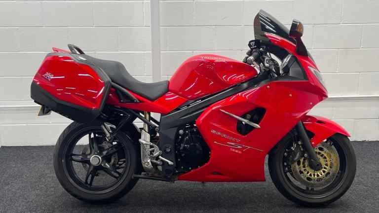 TRIUMPH SPRINT ST 1050 ** PANNIERS - SATNAV - JULY 26 MOT **