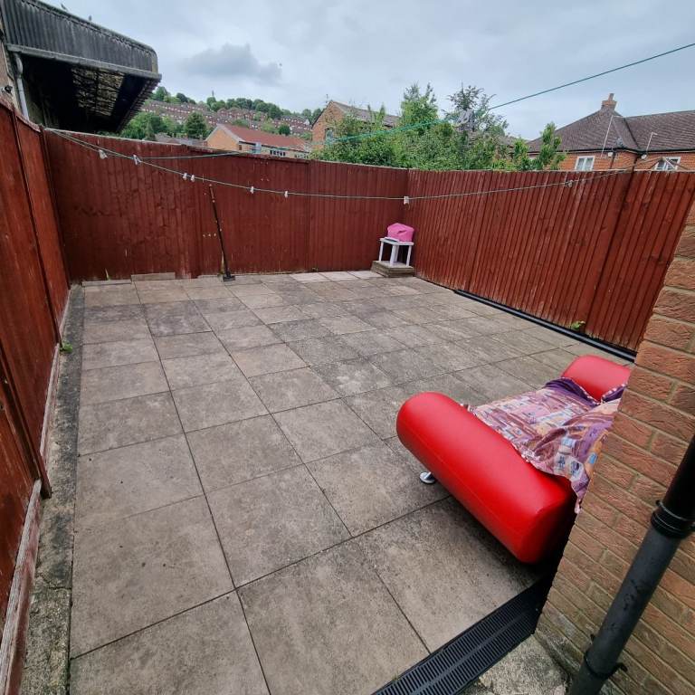 Modern 1-Bed Flat with Private Garden 