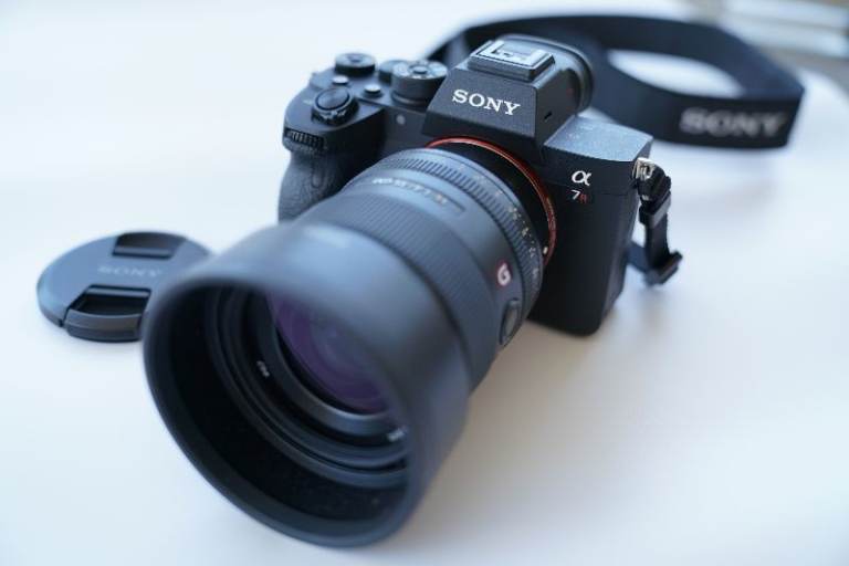 Sony A7RIV Full Frame Mirrorless 61Mpx Interchangeable Lens Camera