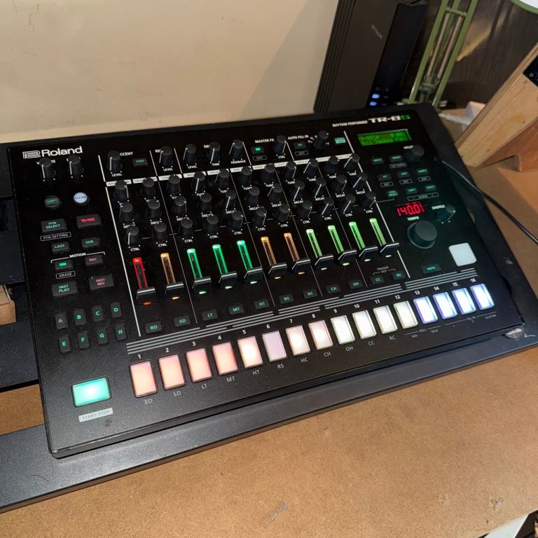 Roland TR-8S Rhythm Performer – Excellent Condition