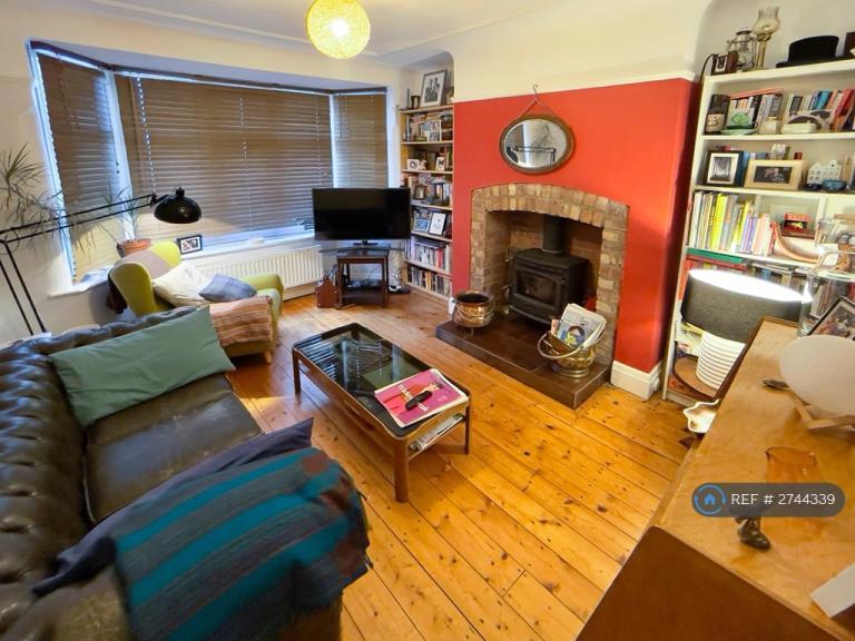 3 bedroom house in Russell Road, Manchester, M16 (3 bed) (#2744339)