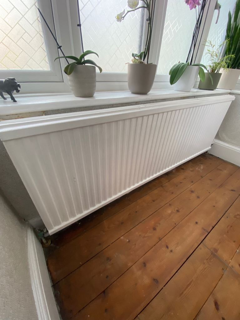 White radiator 175.5x58x7cm