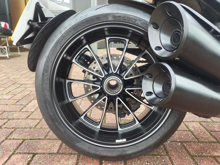DUCATI DIAVEL 2018 - FULL HISTORY - ENGINE PROTECTION - LOW MILES 