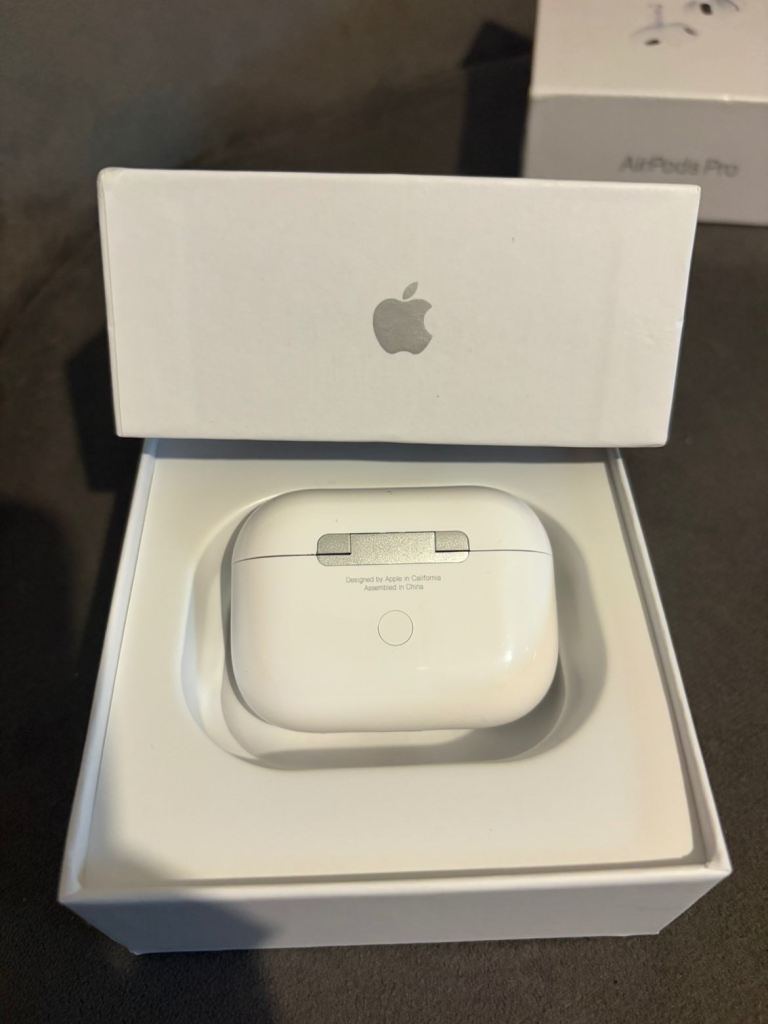 New Sealed Apple AirPods Pro 2nd Gen with MagSafe Charging Case USB-C