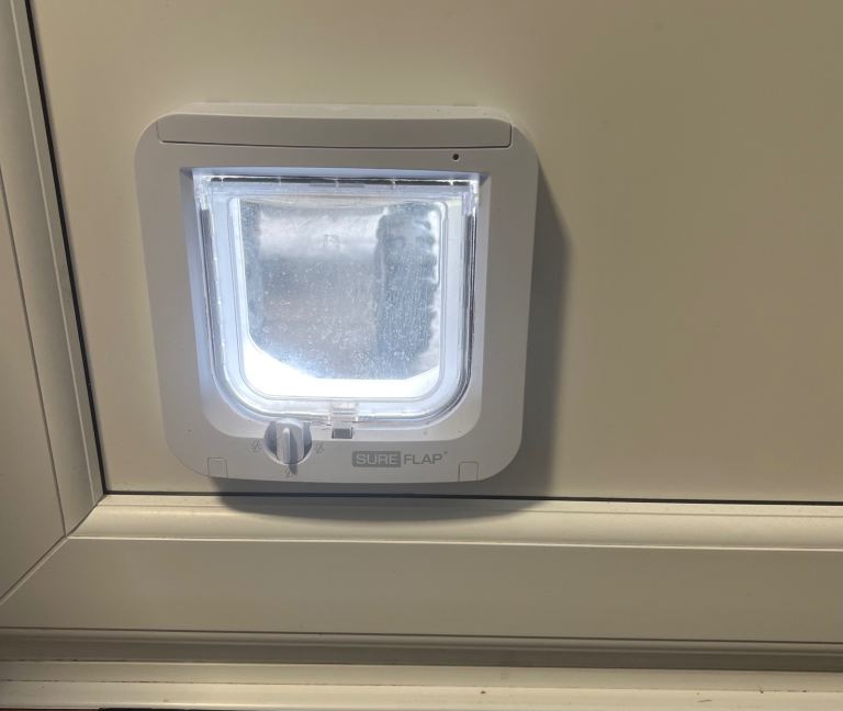 SureFlap microchip cat flap white 