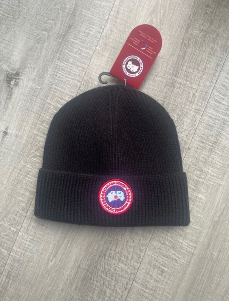 Canada goose beanie hat brand new with tags one size fits all 